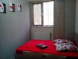 Apartment on Kandelaki Str.