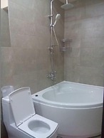 Apartment on Kandelaki Str.
