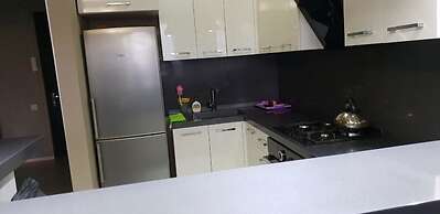 Apartment on Kandelaki Str.