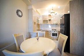 Apartment on Kostava str.