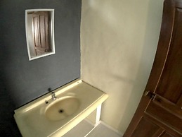 East Lombok Dive Hotel - Hostel