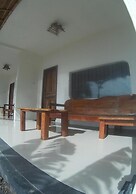 East Lombok Dive Hotel - Hostel
