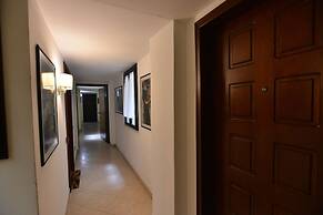 IzzHome City Center Cozy