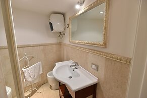 IzzHome City Center Cozy