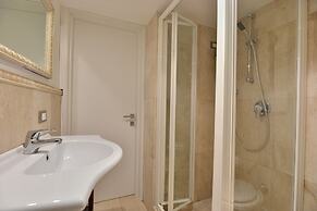 IzzHome City Center Cozy