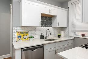Central Garden Getaways Corp Rentals by NamaStay