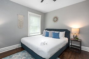 Central Garden Getaways Corp Rentals by NamaStay