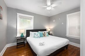 Central Garden Getaways Corp Rentals by NamaStay