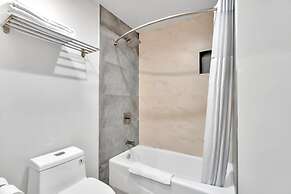 Exclusivo Inn & Suites