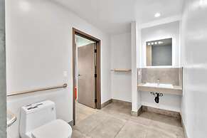 Exclusivo Inn & Suites