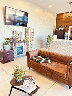 Camrose LeChateau Hotel