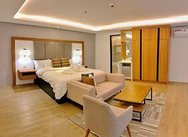 The Crown Residences at Harbour Springs