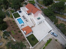 Villa Dragic
