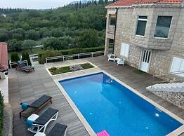 Villa Oasis Cypress
