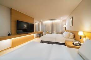Hotel Biz Inn