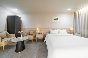 Hotel Biz Inn