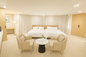 Hotel Biz Inn