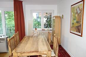 Tolstov-Hotels Generous 3 Room Apartment
