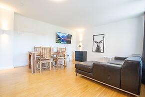 Tolstov-Hotels Generous 3 Room Apartment
