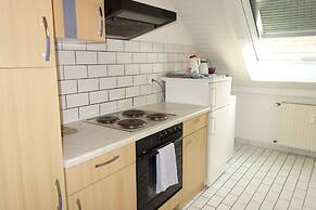 Tolstov-Hotels Generous 3 Room Apartment