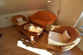 Tolstov-Hotels Generous 3 Room Apartment