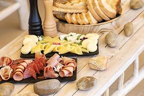 Elysian Luxury Hotel & Spa