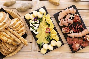 Elysian Luxury Hotel & Spa