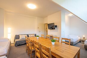 Old Town Large 3 Room Maisonette