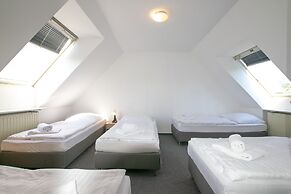 Old Town Large 3 Room Maisonette