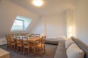 Old Town Large 3 Room Maisonette