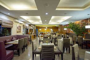 Hotel Grand Kartika