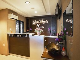 Hotel Grand Kartika
