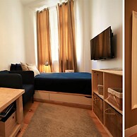 We Love F Tourists: Hostel