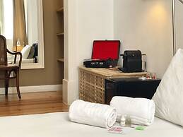 We Love F Tourists: Hostel