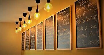 We Love F Tourists: Hostel