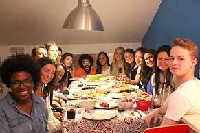 We Love F Tourists: Hostel