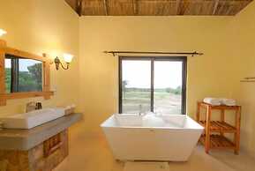 Ihamba Lakeside Safari Lodge