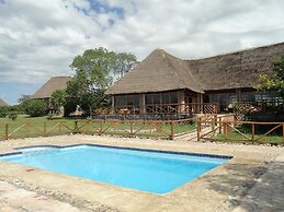 Ihamba Lakeside Safari Lodge