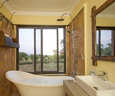 Ihamba Lakeside Safari Lodge