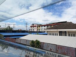 Napa Hostel Samrong Station