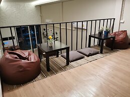 Napa Hostel Samrong Station