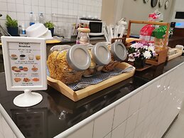 Napa Hostel Samrong Station