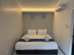 Napa Hostel Samrong Station