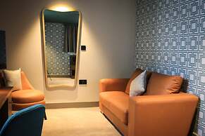 The Comet London Hatfield