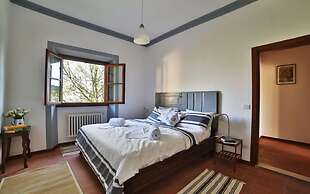 Fattoria Pagnana suites and pool