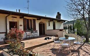 Fattoria Pagnana suites and pool