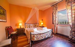 Fattoria Pagnana suites and pool