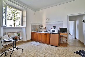 Fattoria Pagnana suites and pool