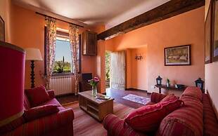 Fattoria Pagnana suites and pool