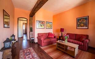 Fattoria Pagnana suites and pool